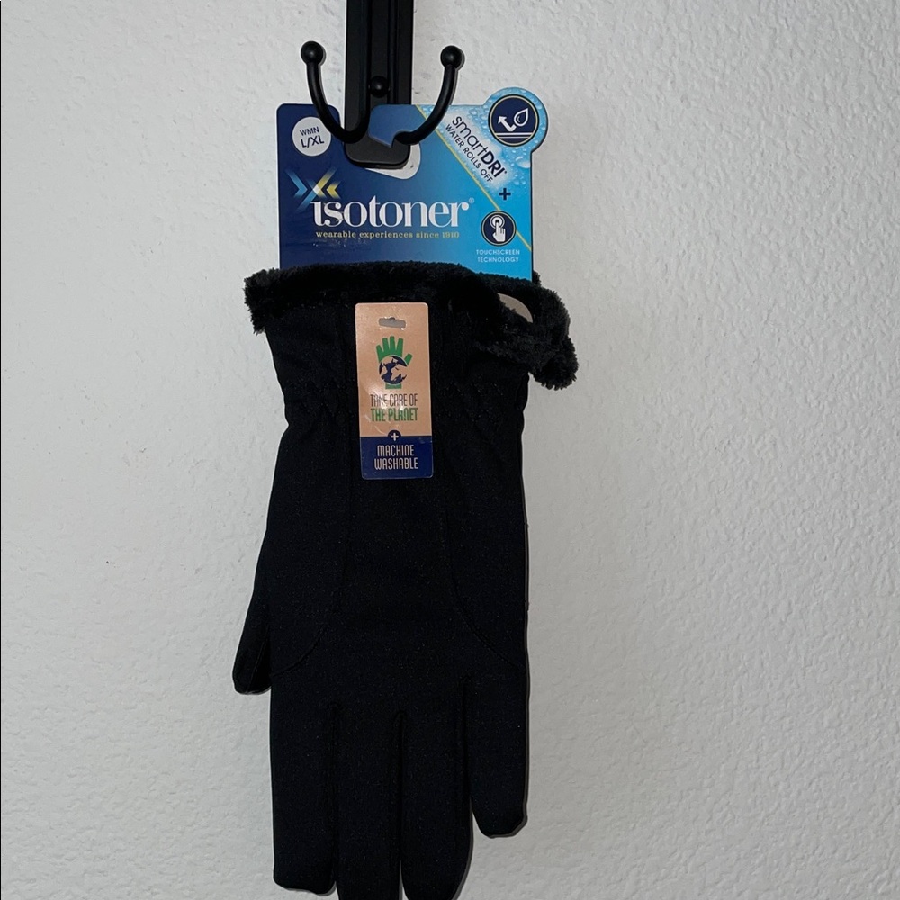 Isotoner Classic Black Winter Gloves with smartDRI and smarTouch Technology